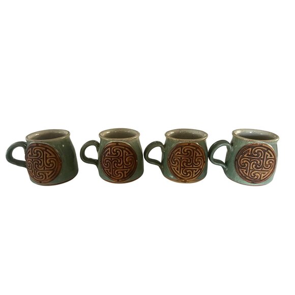 Set Of 4 Handcrafted Studio Art Pottery Mugs Celtic Design Green 10 oz - Picture 5 of 7